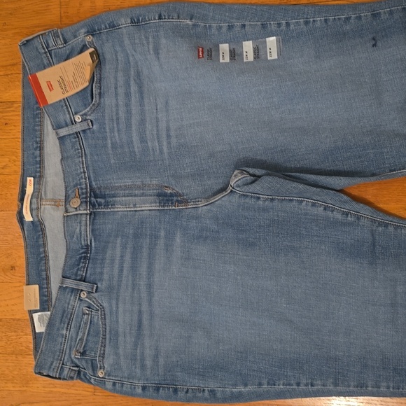 LEVI'S BRAND SIGNATURE WOMENS PLUS SIZE BLUE JEANS CLASSIC STRAIGHT FIT SIZE 22W - Picture 3 of 16